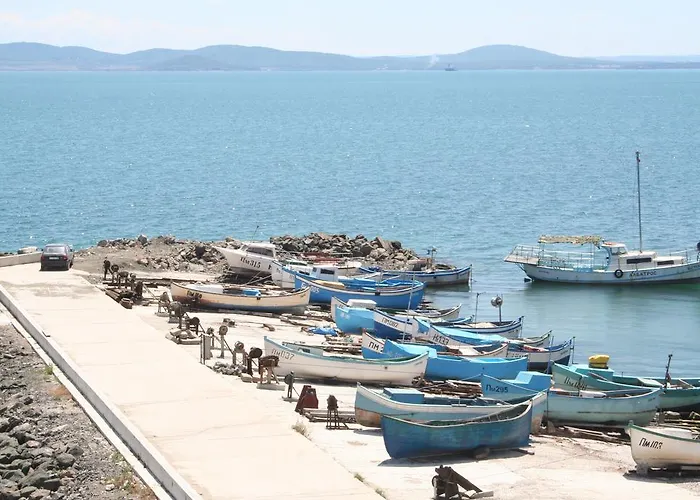 Helios アパート ポモリエ